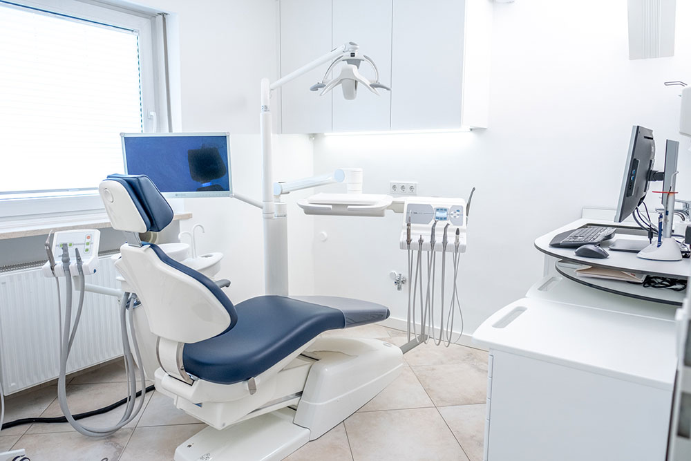 Zahnarzt Giesing - Dr. Koenigsfeld & Kollegen - eines unserer modern ausgestatteten Behandlungszimmer